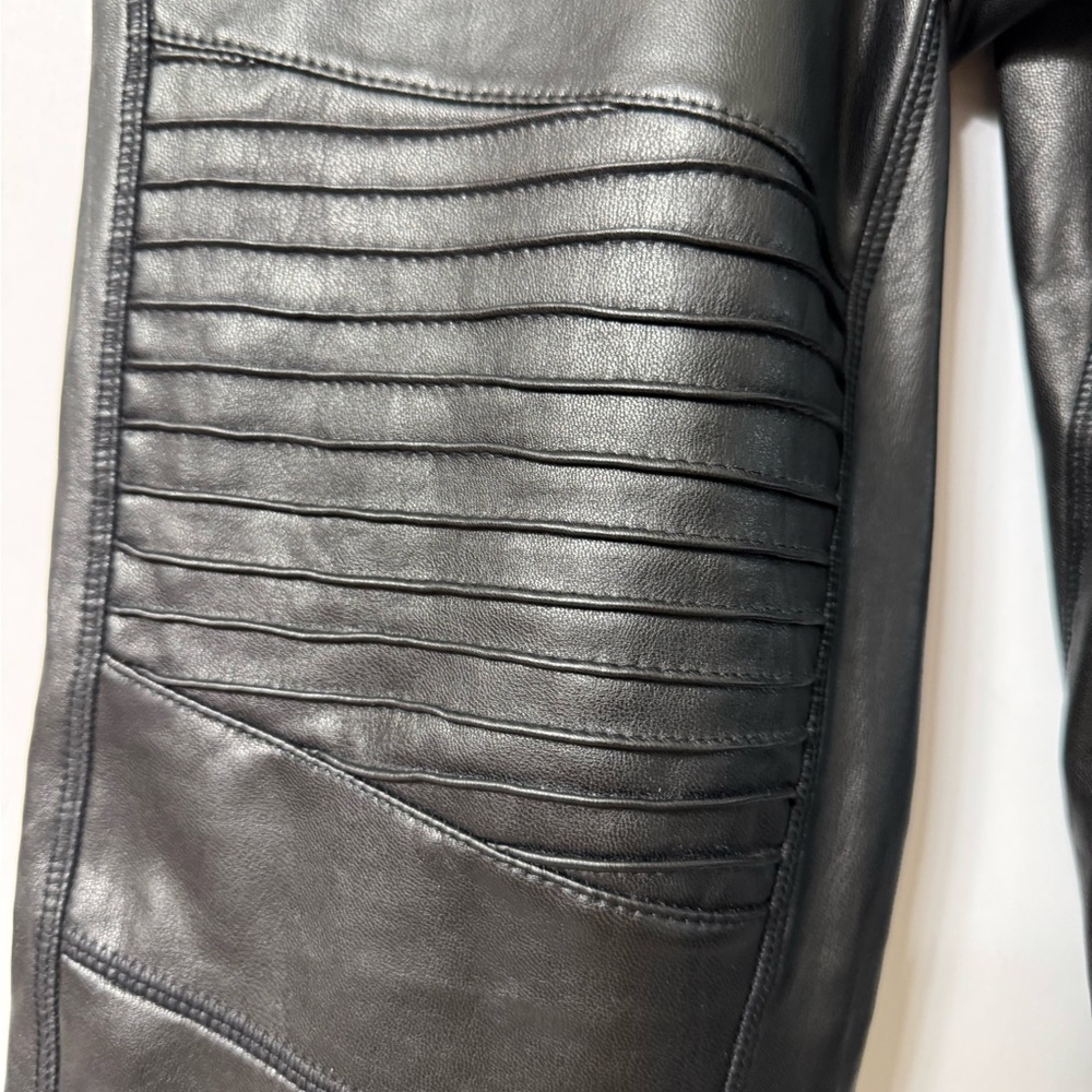 7 For All Mankind M, Faux Leather Skinny Pants, Tiny Pleats on Legs, NWT - Picture 11 of 12